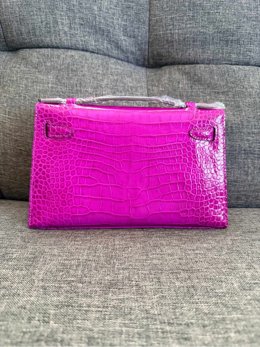 19cm Fuchsia Croc-pattern purse